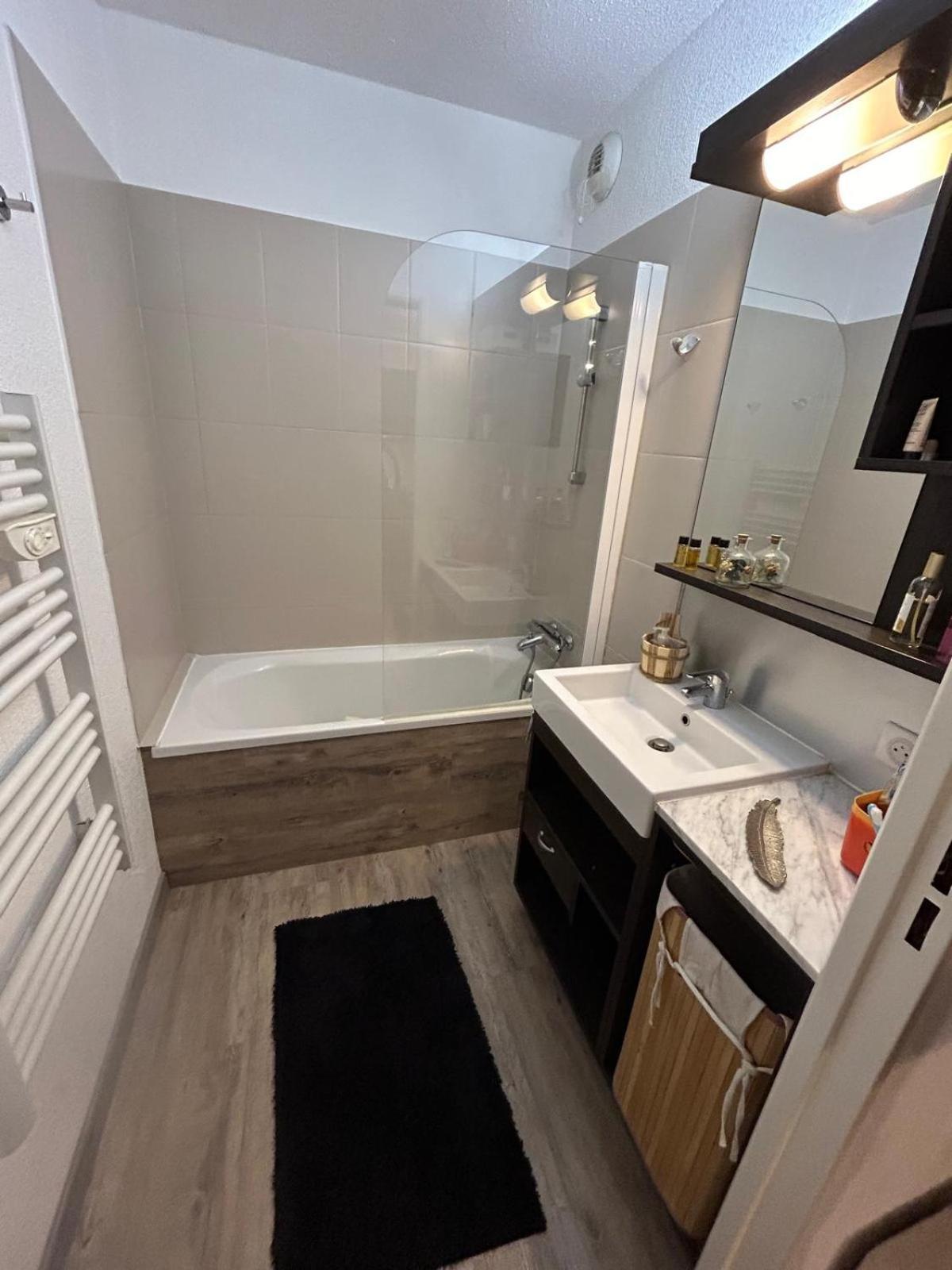 Superbe Appartement Avec Piscine Et Garage Peone Exterior photo